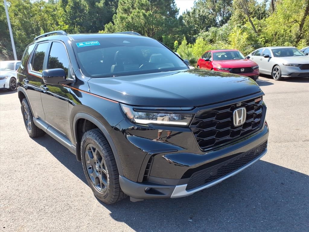 2025 Honda Pilot TrailSport's photo