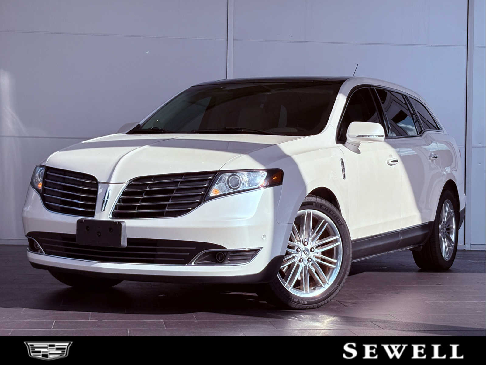 2017 Lincoln MKT EcoBoost's photo