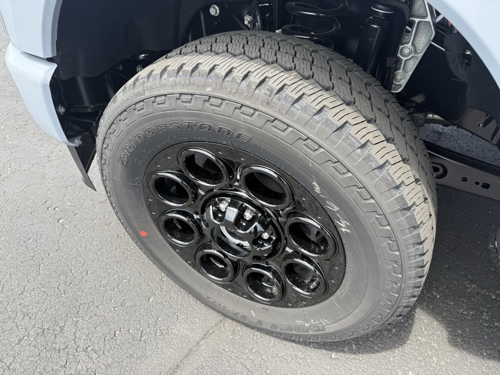 2025 Ford F-250 Lariat photo 3