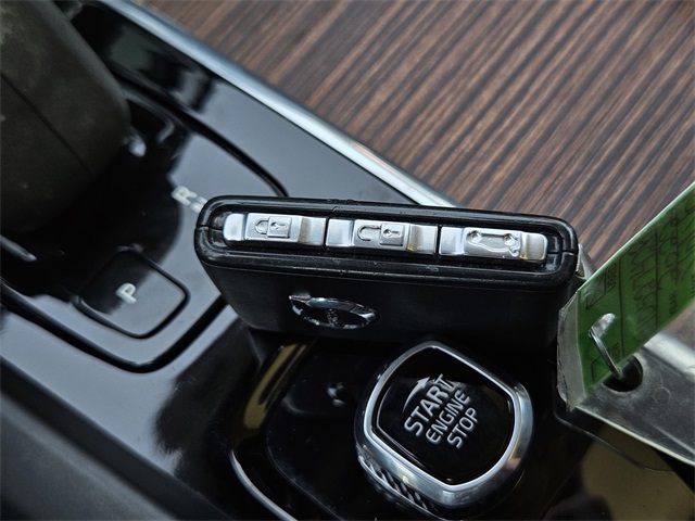 2022 Volvo XC60 B5 Momentum photo 36
