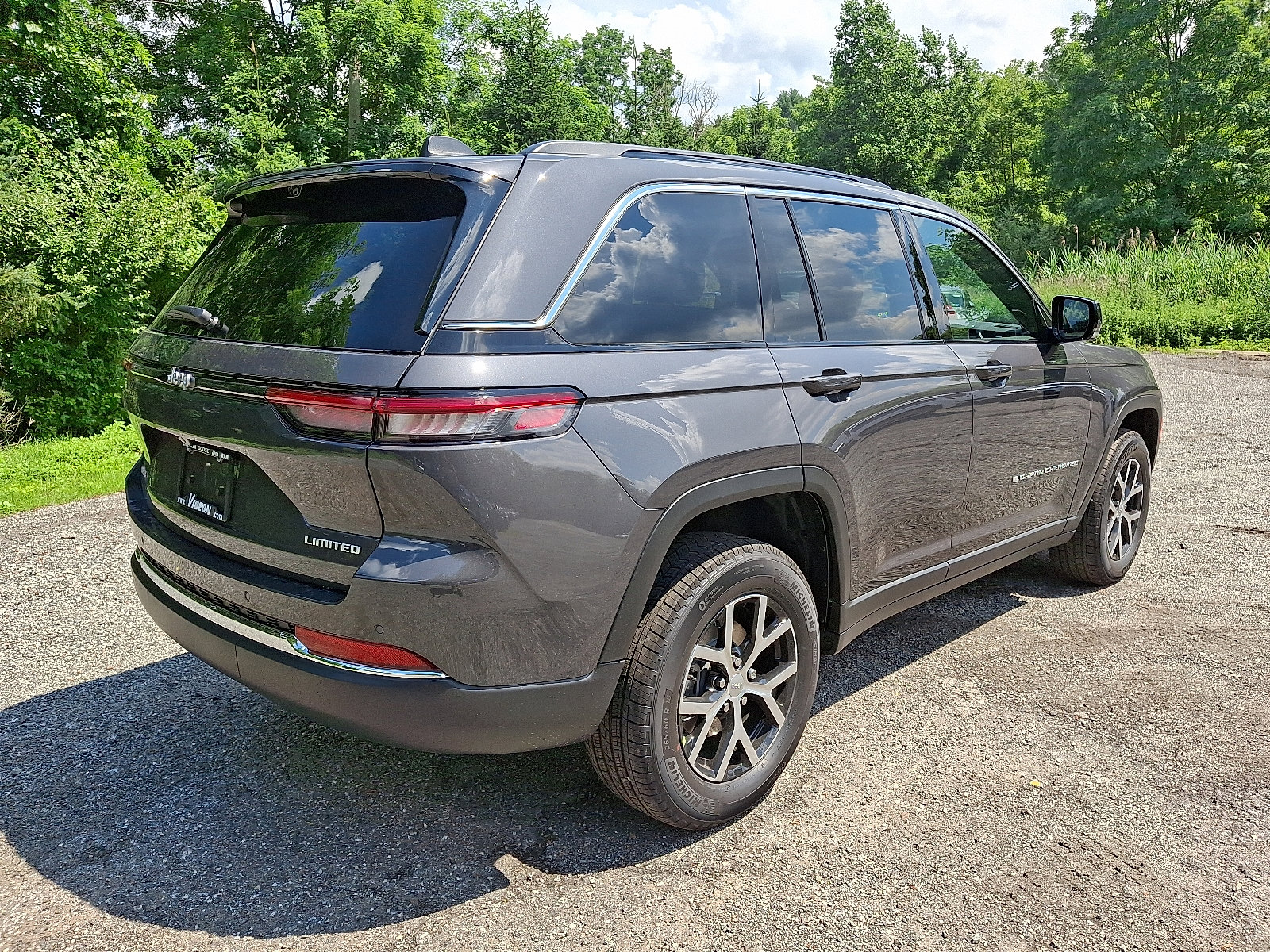 2025 Jeep Grand Cherokee Limited photo 4