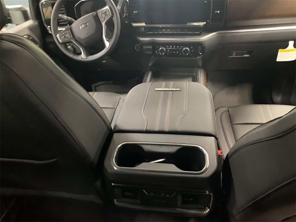 2025 Chevrolet Silverado 2500HD High Country photo 18