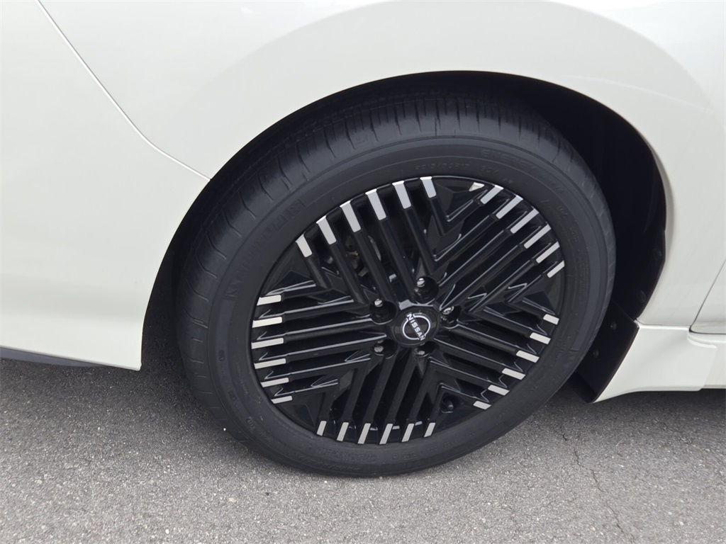 2024 Nissan Leaf SV Plus photo 4