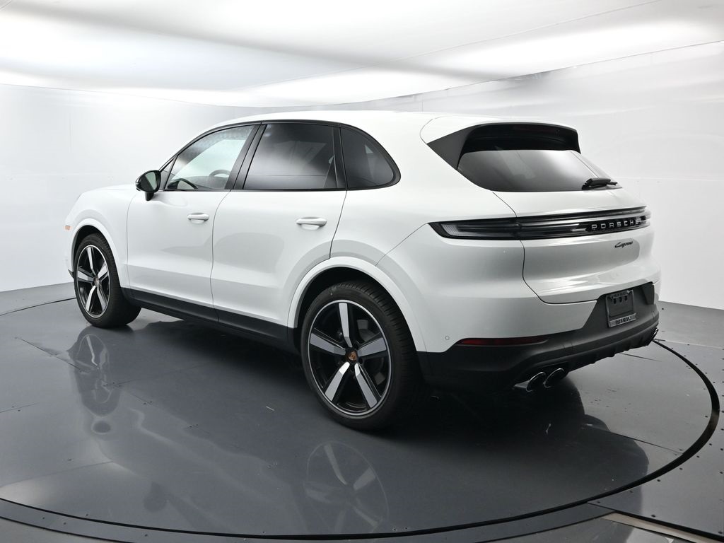 2026 Porsche Cayenne photo 2