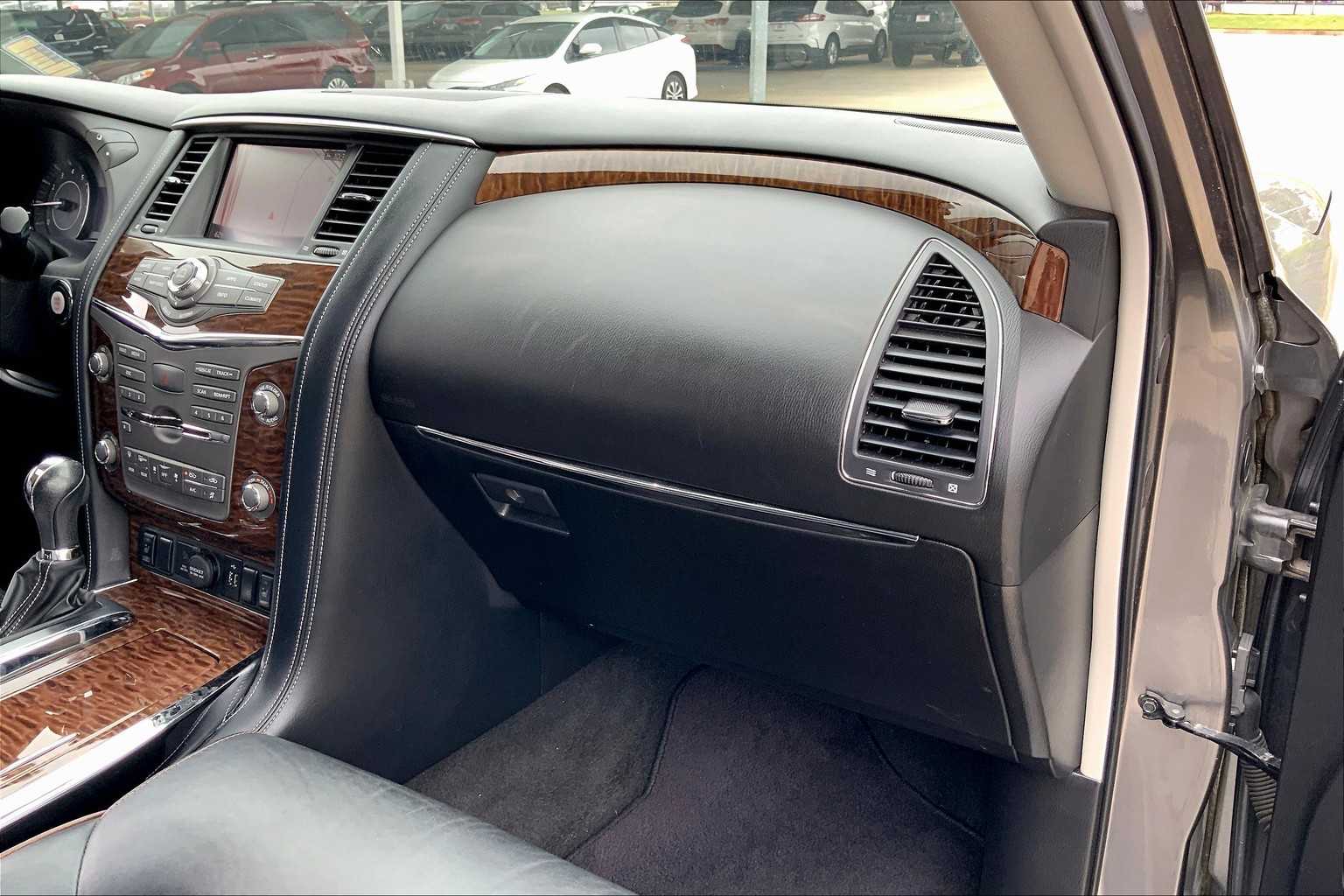 2020 Nissan Armada SL photo 16