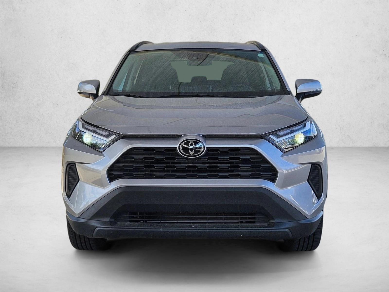 2024 Toyota RAV4 XLE photo 2