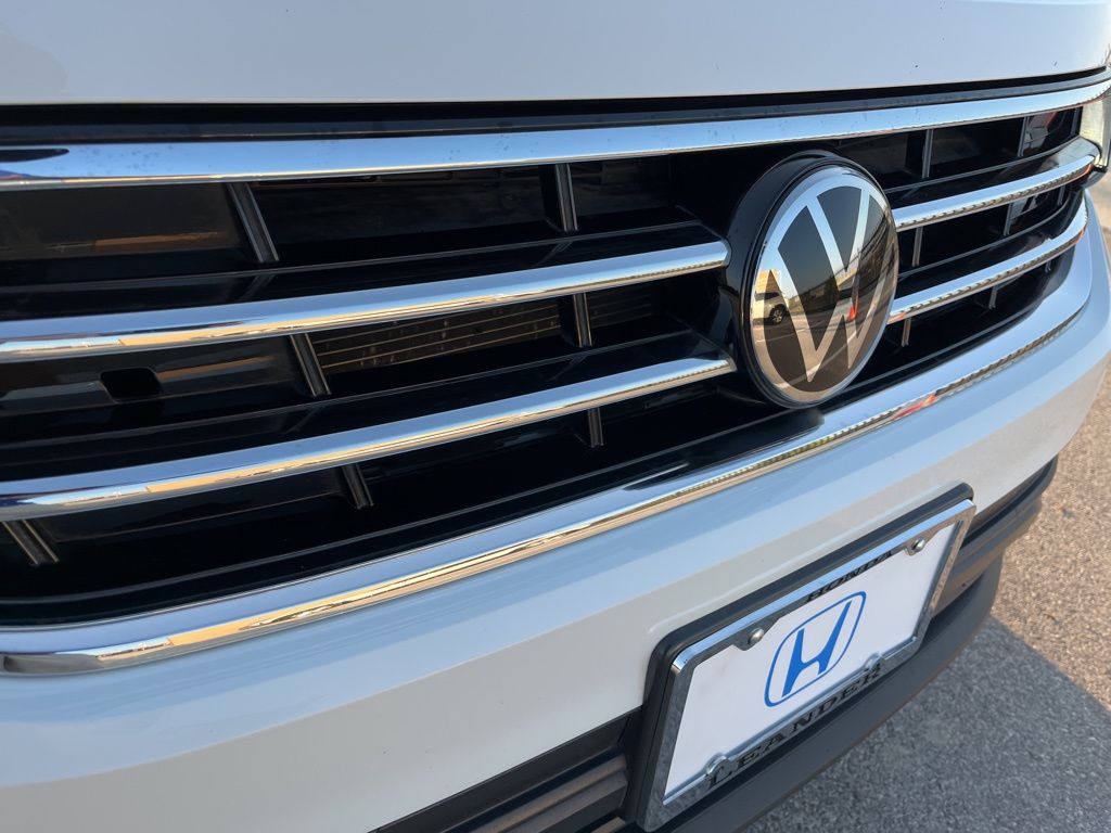 2022 Volkswagen Tiguan SE photo 12