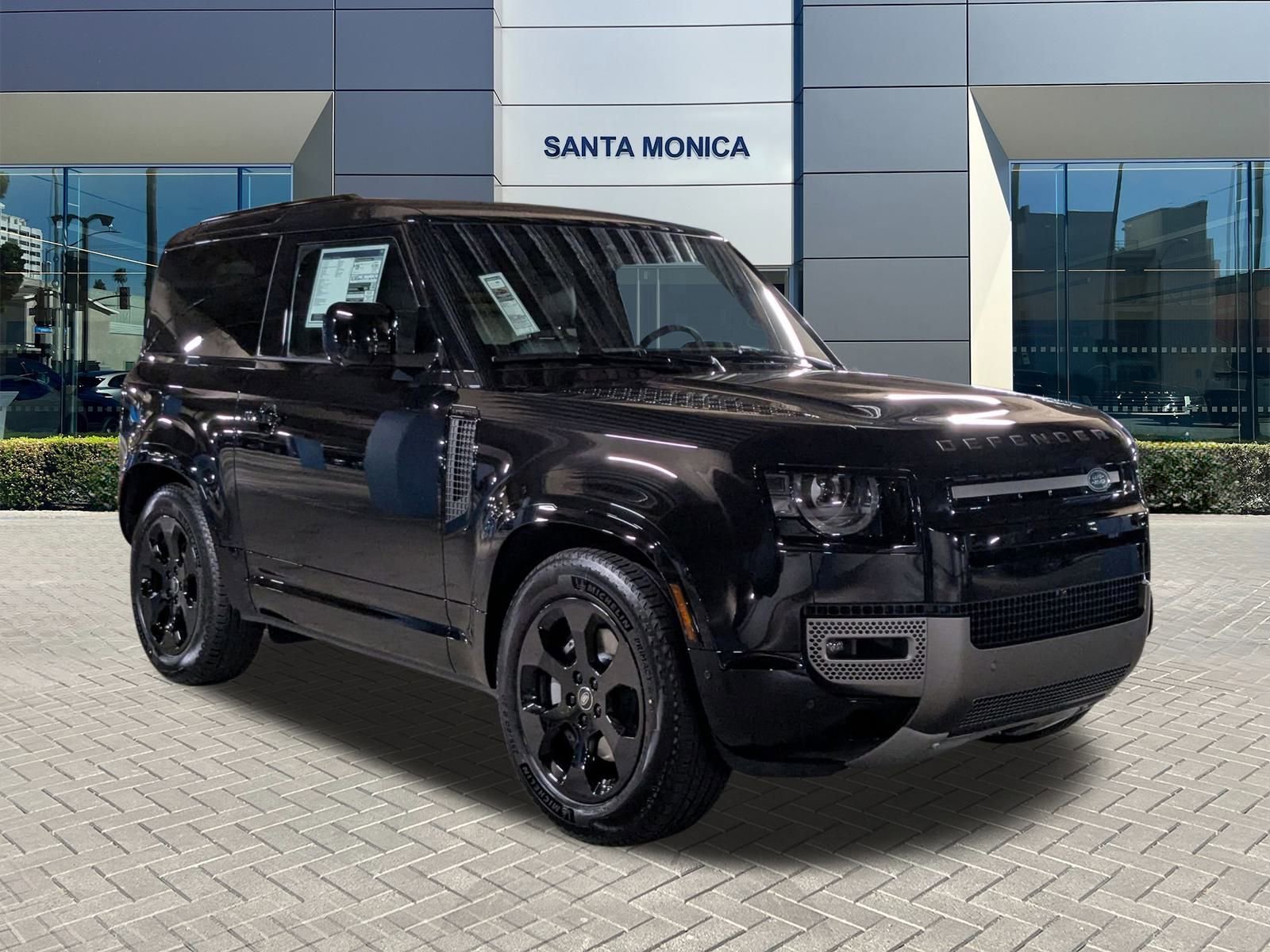 2025 Land Rover Defender 90 X-Dynamic SE photo 6