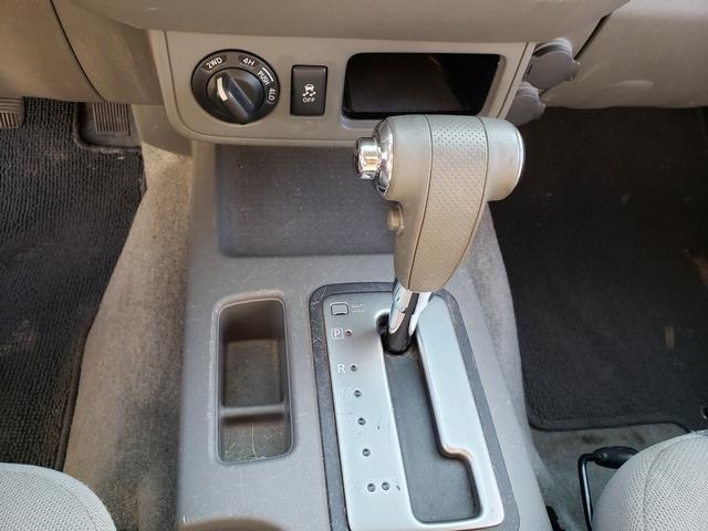 2014 Nissan Frontier SV Crew Cab photo 17