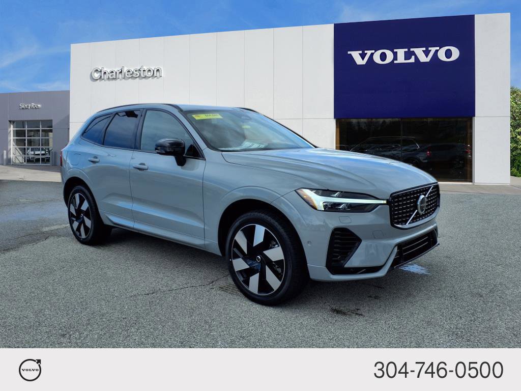 2025 Volvo XC60 Plus's photo