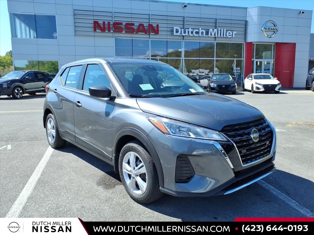 2025 Nissan KICKS PLAY Base's photo