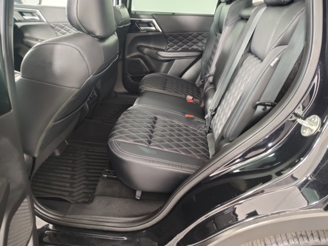 2023 Mitsubishi Outlander SEL photo 11