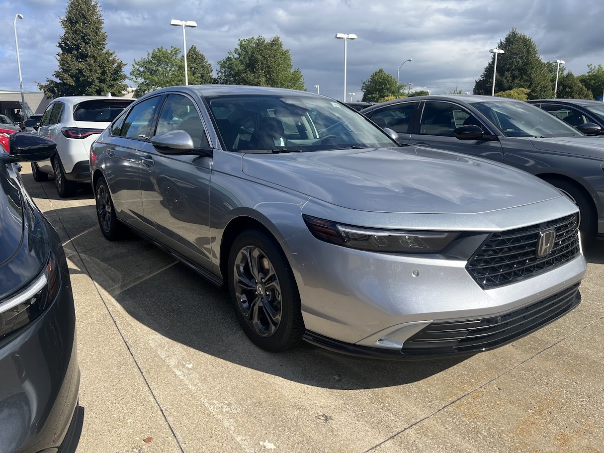 2025 Honda Accord Hybrid EX-L photo 2