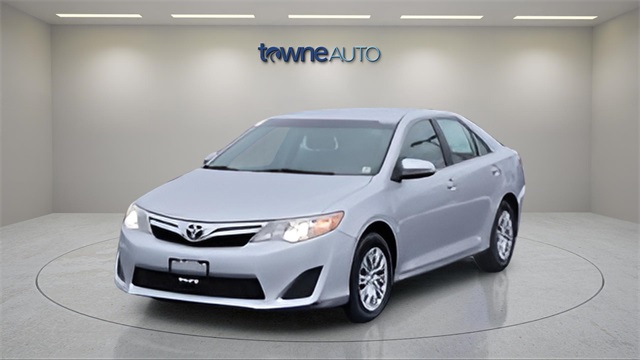 2012 Toyota Camry LE's photo