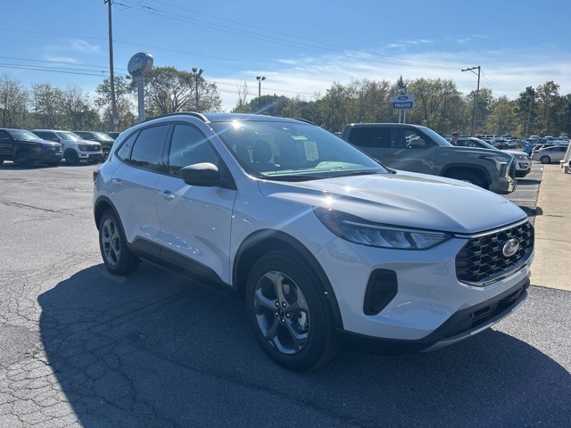 2026 Ford Escape ST-Line photo 2