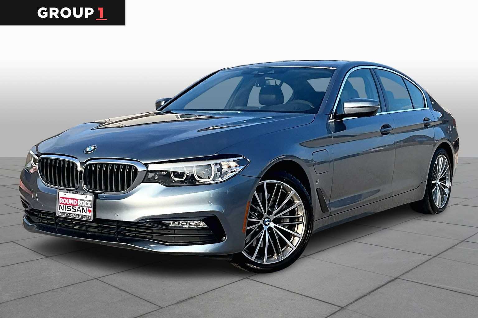 2018 BMW 5 Series 530e's photo