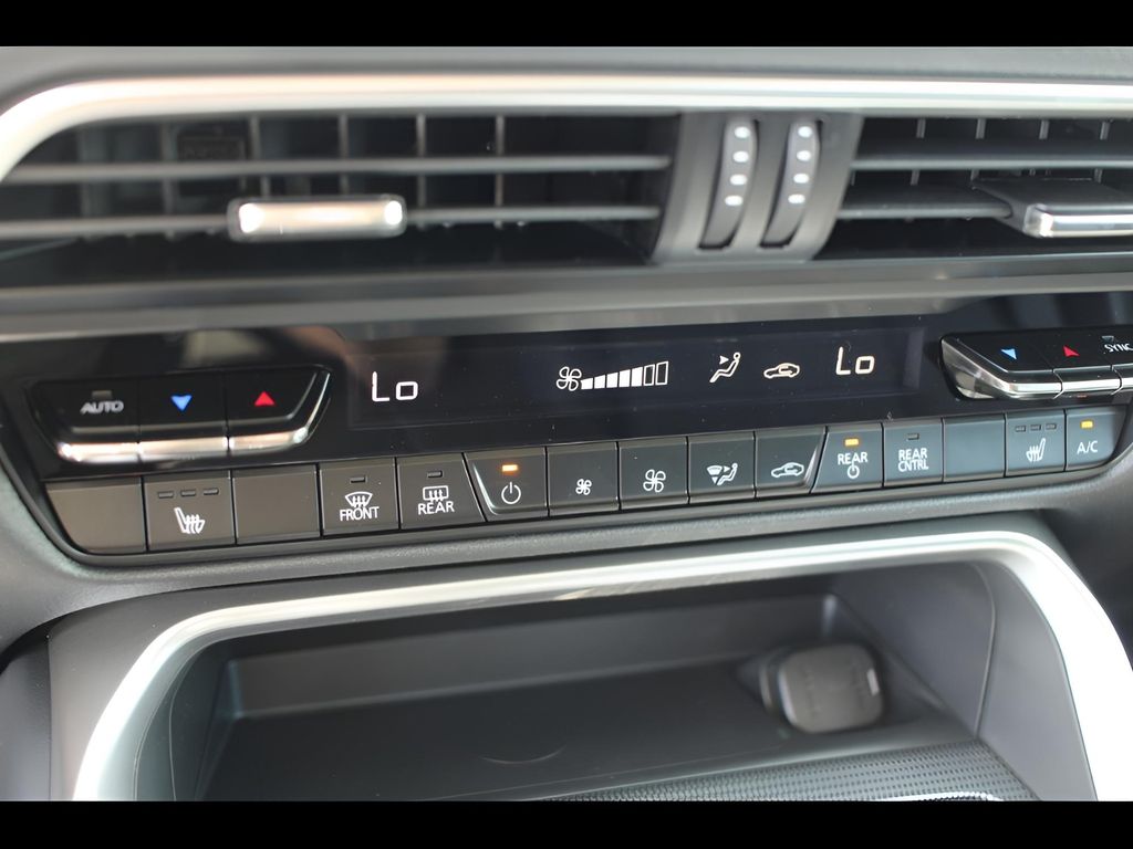 2025 Mazda CX-90 Preferred photo 14