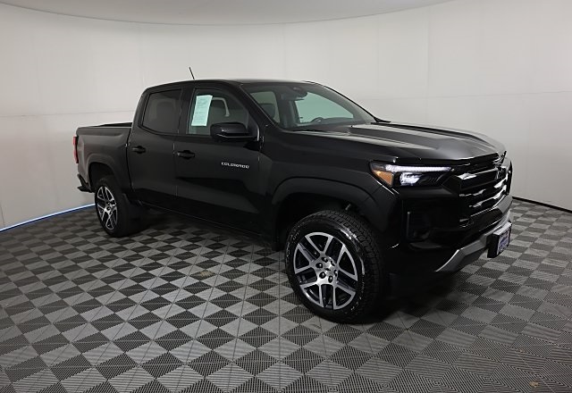 2024 Chevrolet Colorado Z71 photo 2