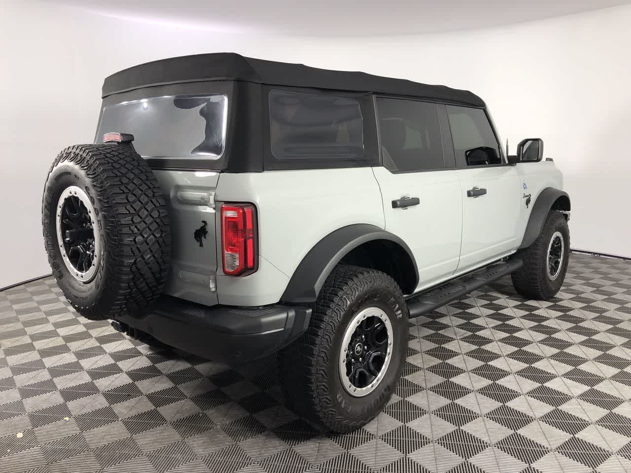 2022 Ford Bronco Black Diamond photo 8