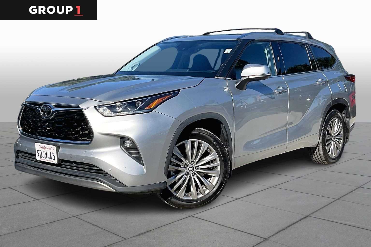 2022 Toyota Highlander Platinum's photo