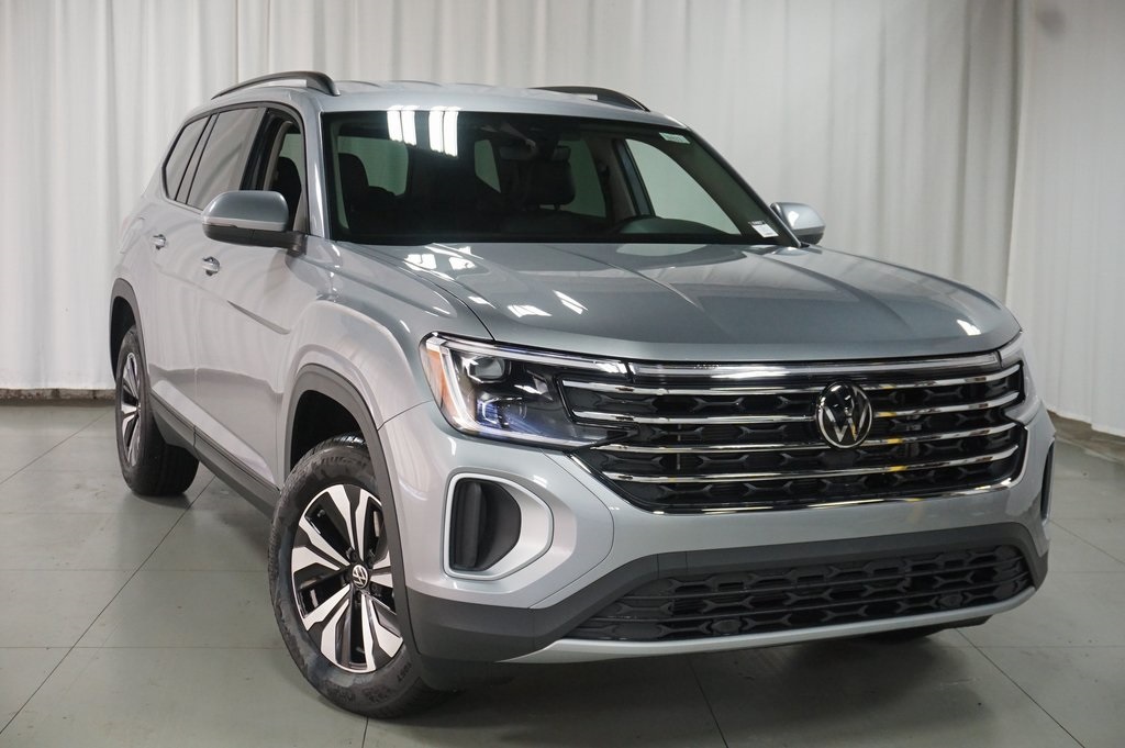 2026 Volkswagen Atlas SE photo 3