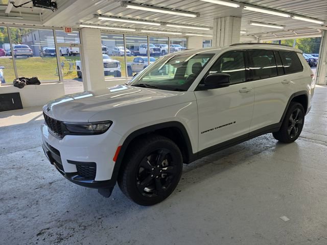 2021 Jeep Grand Cherokee Altitude photo 2