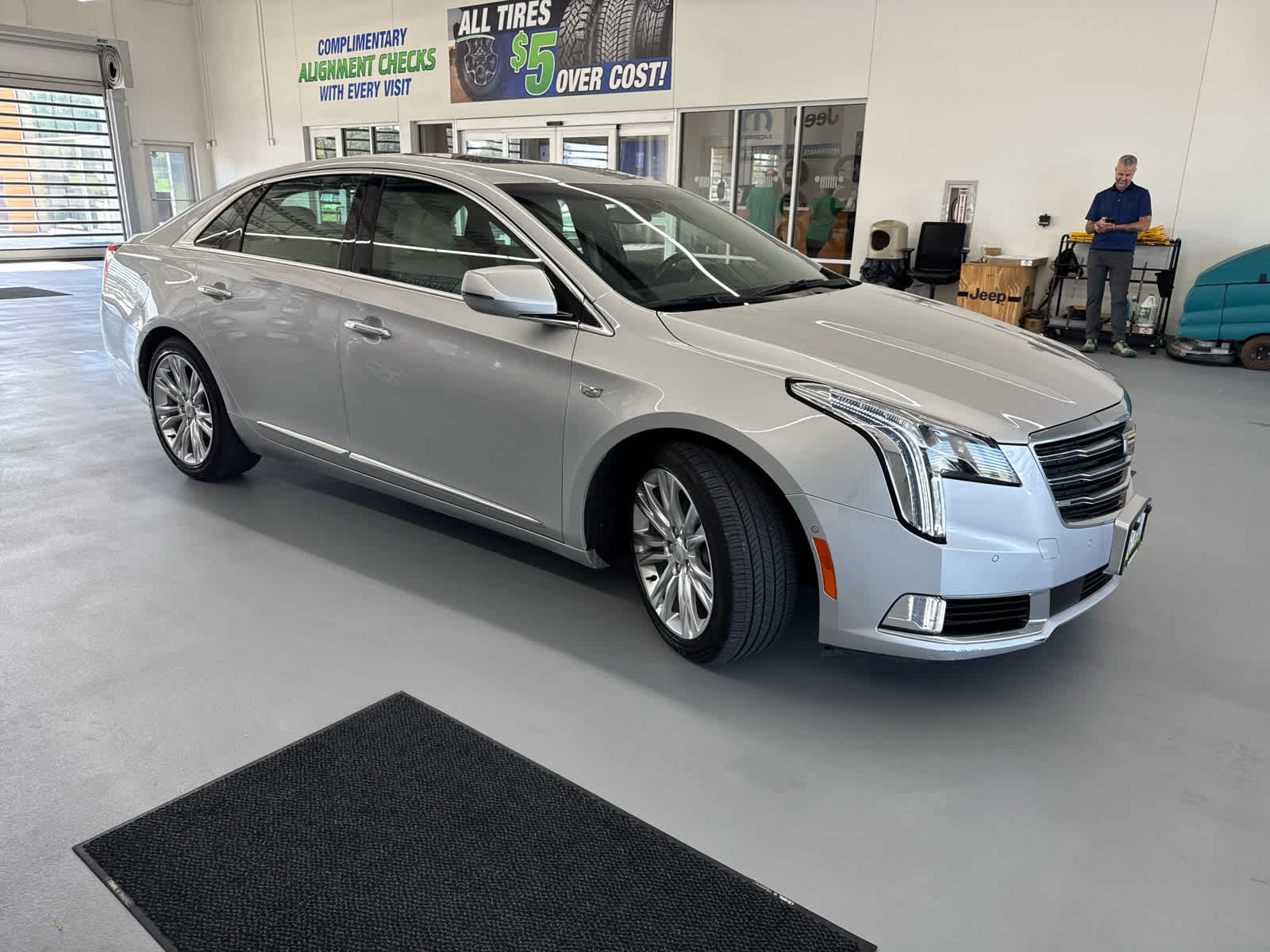 Used 2019 Cadillac XTS Luxury with VIN 2G61M5S3XK9156555 for sale in Kansas City