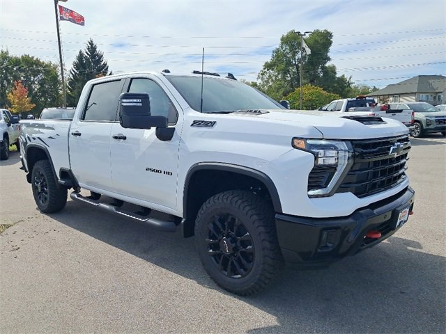 2026 Chevrolet Silverado 2500HD LT photo 3