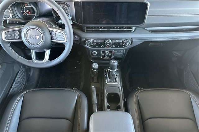 2025 Jeep Wrangler Sahara photo 11