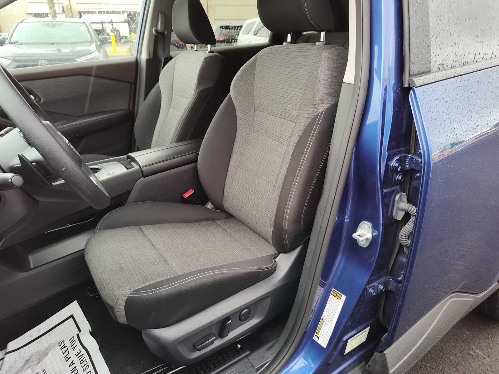 2023 Nissan Rogue SV photo 15