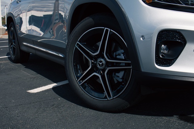 2026 Mercedes Benz GLB 250 photo 4