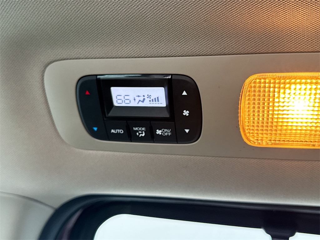 2016 Honda Odyssey EX-L photo 26