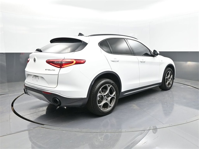 2022 Alfa Romeo Stelvio Ti photo 20