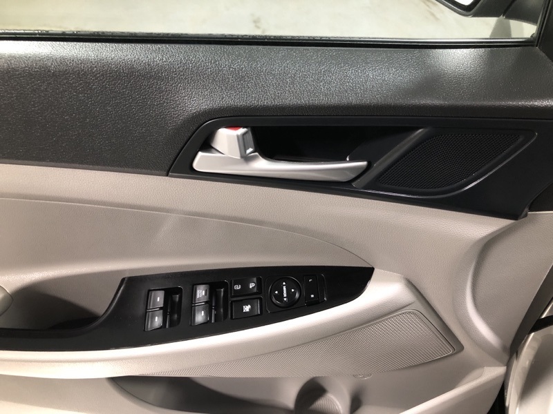 2020 Hyundai Tucson SE photo 17