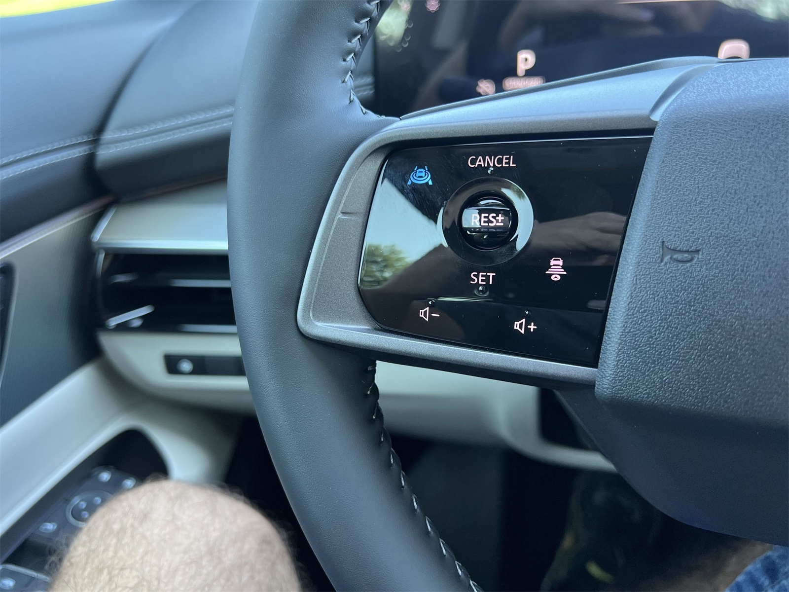 2025 Nissan Murano SL photo 11
