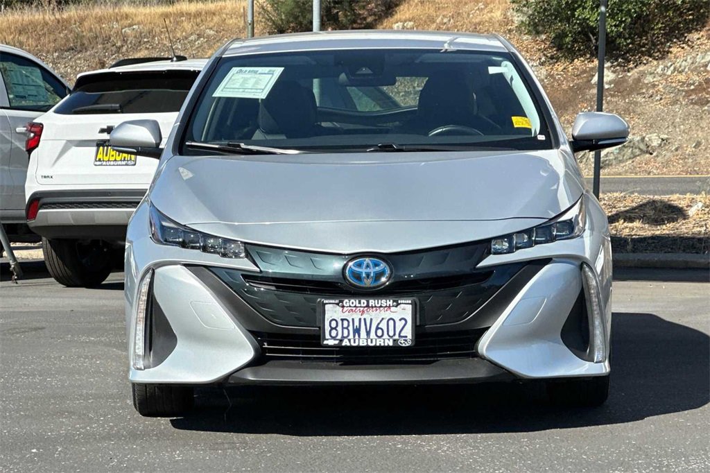 2017 Toyota Prius Prime Advanced photo 9