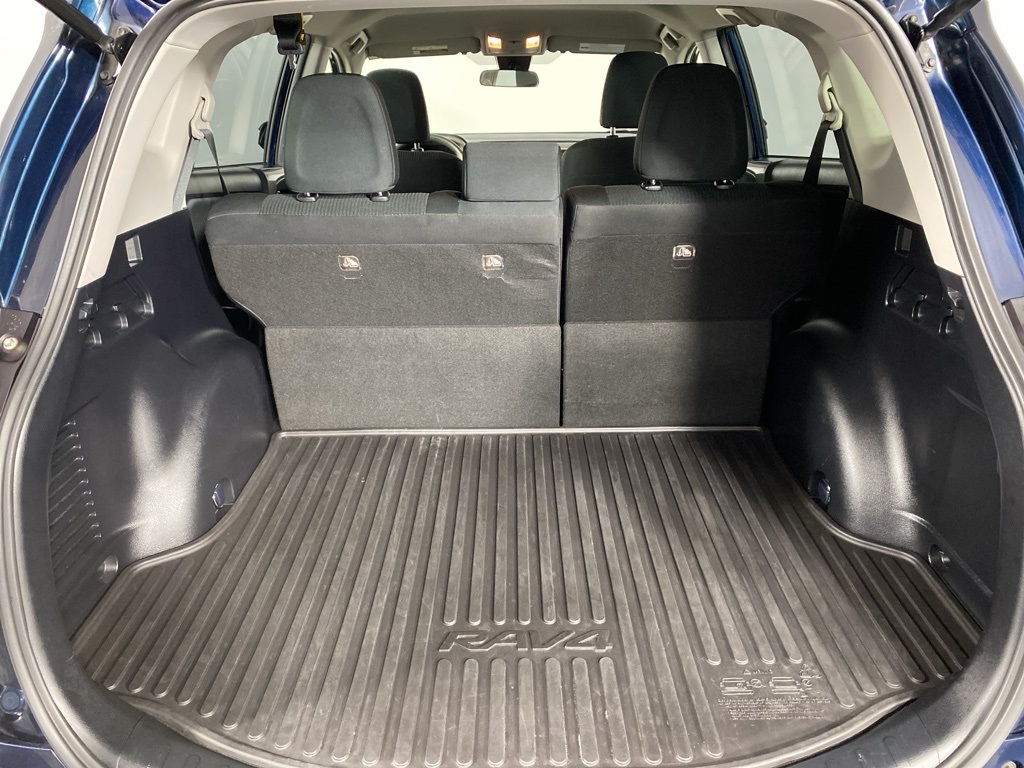 2018 Toyota RAV4 LE photo 28