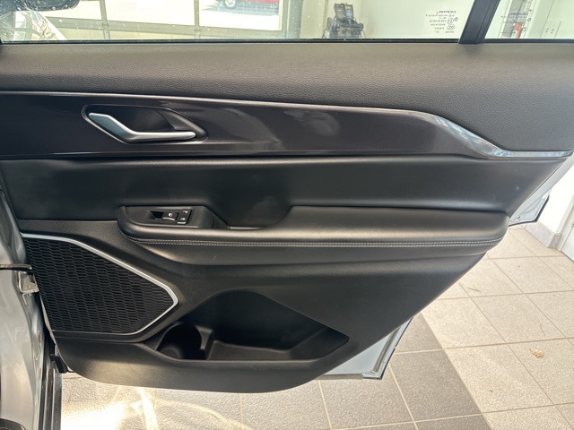 2022 Jeep Grand Cherokee Laredo photo 12
