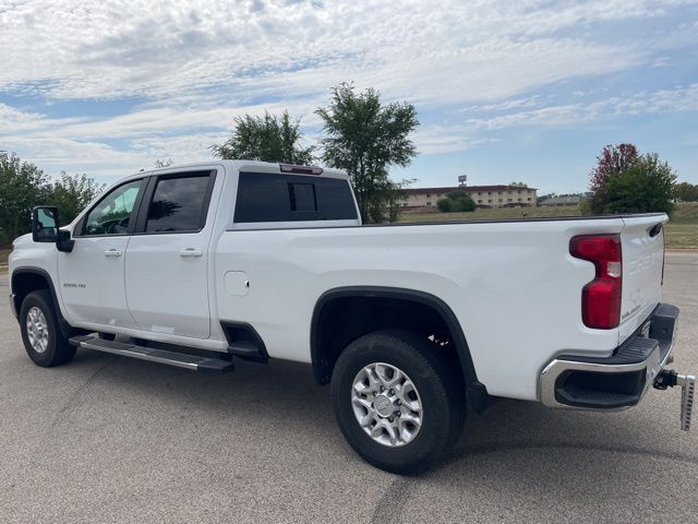 2020 Chevrolet Silverado 2500HD LT photo 4