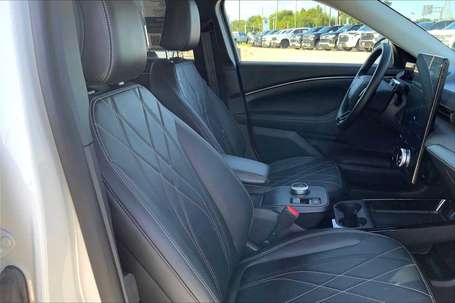 2024 Ford Mustang Mach-E Select photo 8