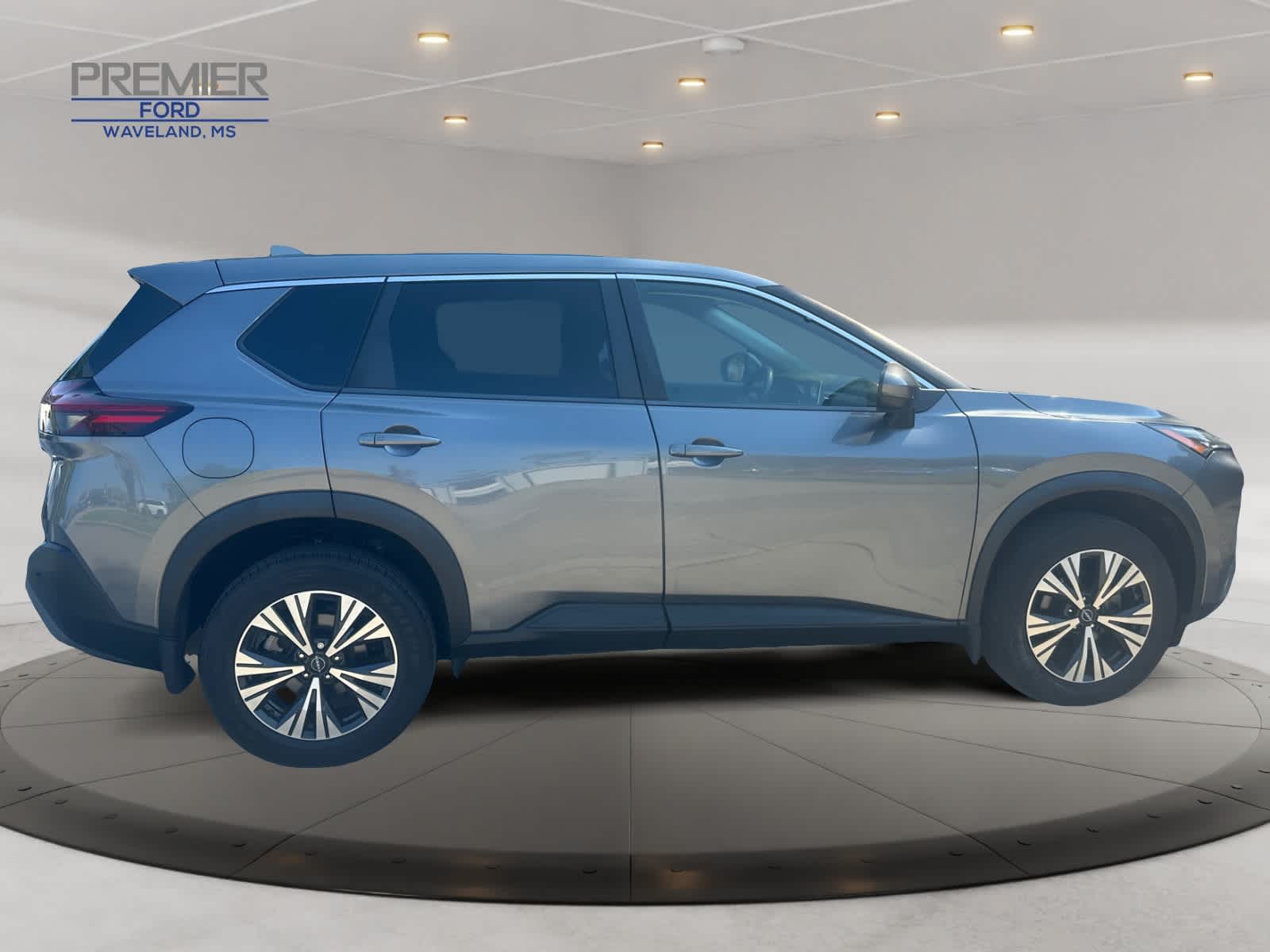 2022 Nissan Rogue SV photo 6