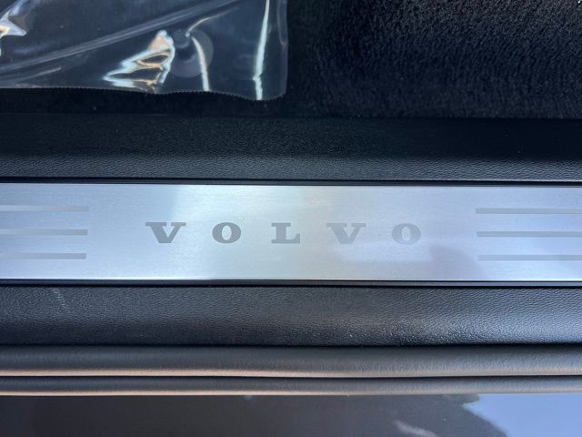 2025 Volvo XC90 T8 Core photo 21