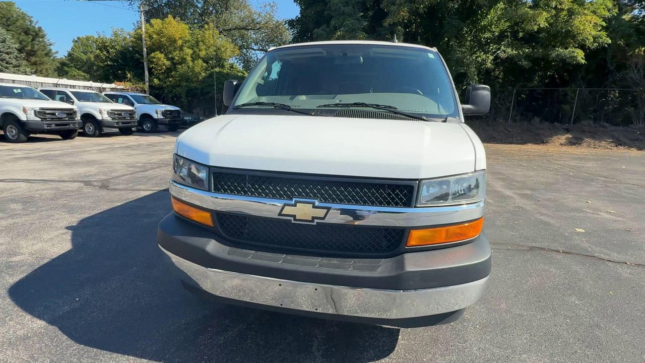 2023 Chevrolet Express Cargo Van photo 3