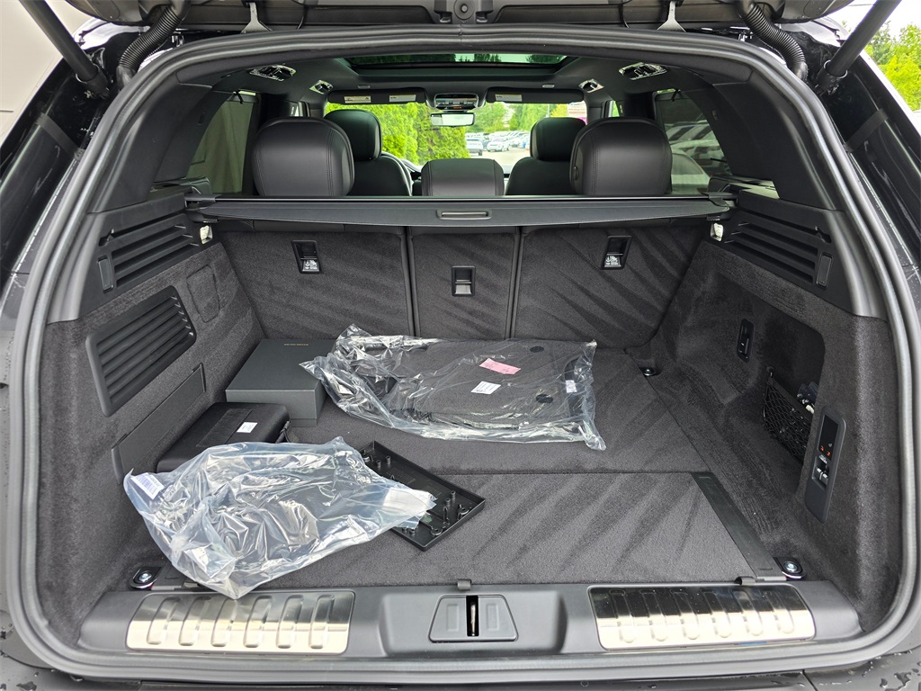 2025 Land Rover Range Rover Sport SE photo 25