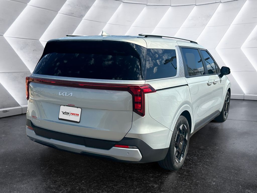 2025 Kia Carnival EX photo 4