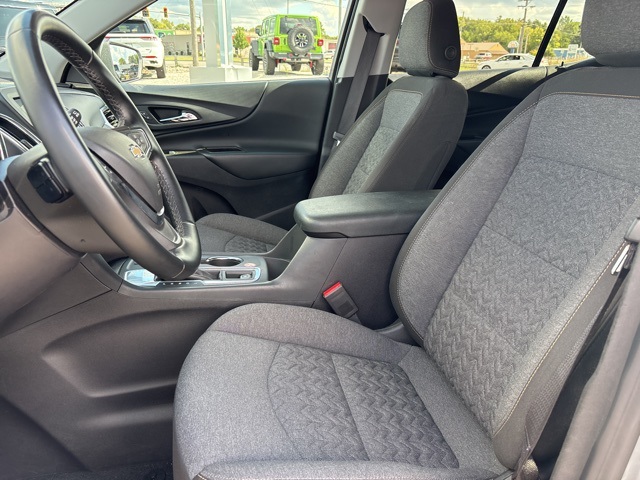 2024 Chevrolet Equinox LT photo 3