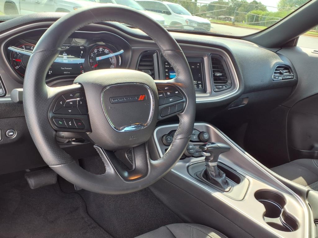 2022 Dodge Challenger SXT photo 7