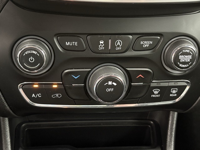 2019 Jeep Cherokee Latitude photo 23