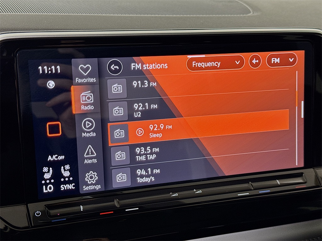 2024 Volkswagen Atlas Peak Edition SEL photo 31