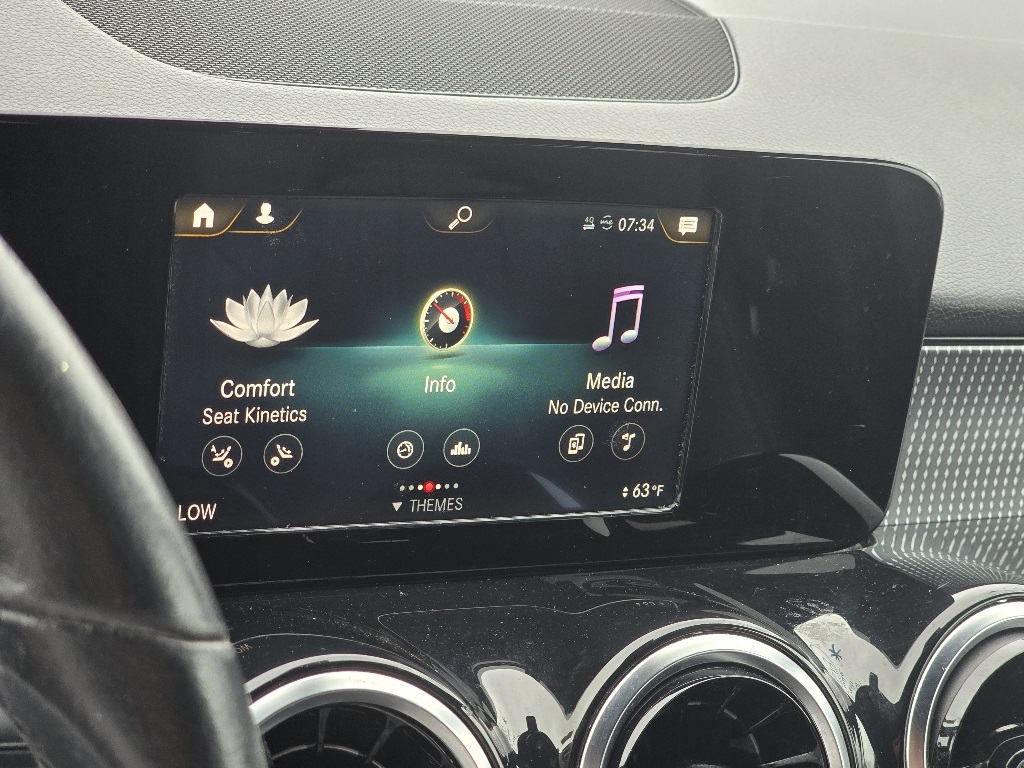2021 Mercedes Benz GLB 250 photo 20